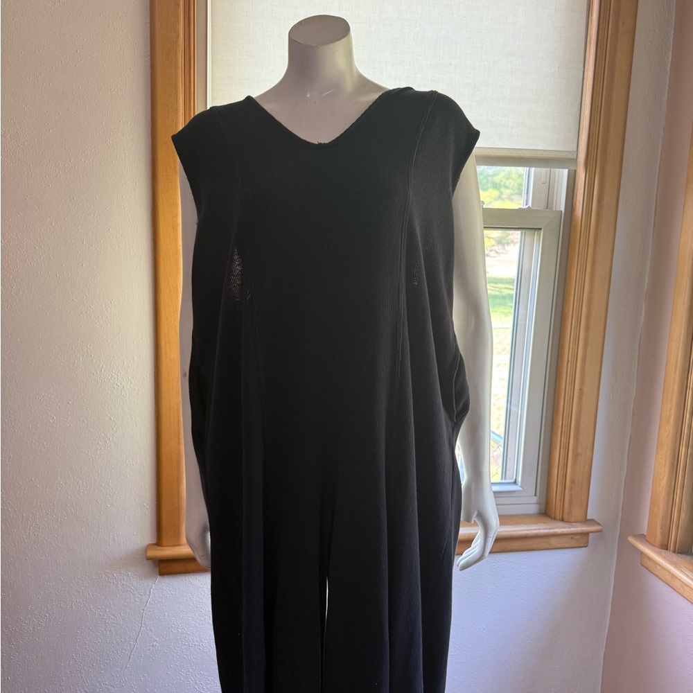 Chic Black Sleeveless Jumpsuit